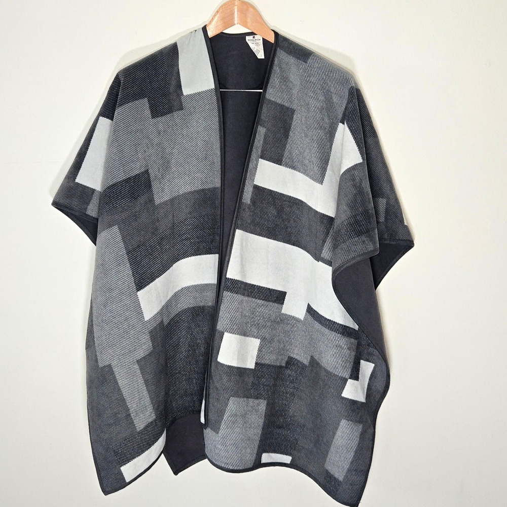 Woolrich Poncho Wrap Womens OS Grey Reversible Geometric Fleece Open Front Cape
